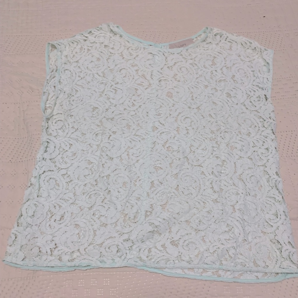 Used Loft Lacey short sleeve top